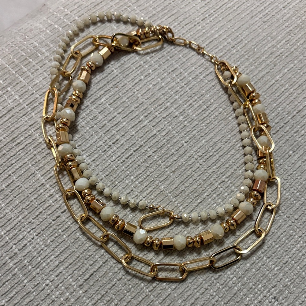 Elegant Gold and Cream Beaded Necklace